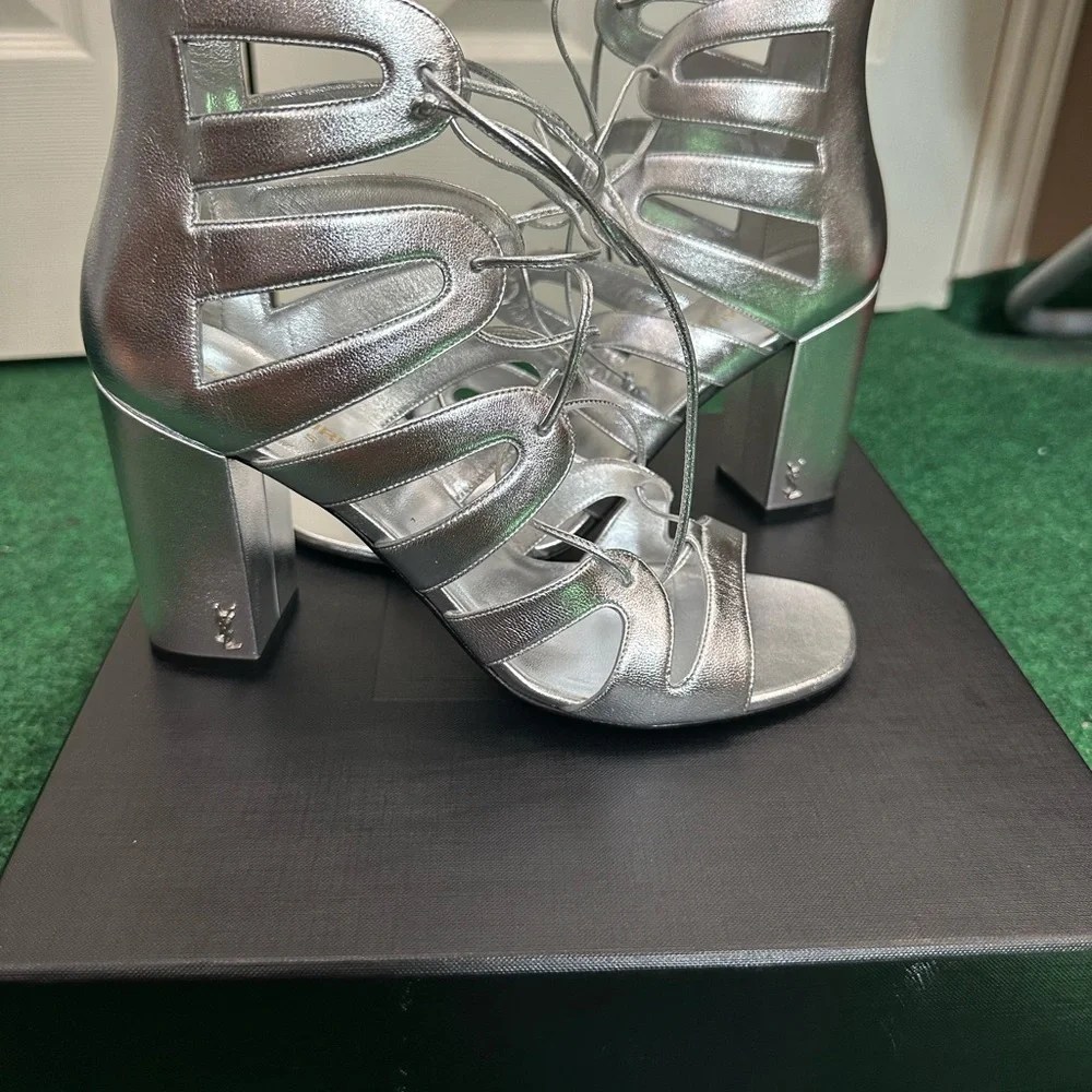 YSL Yves Saint Laurent Silver
Leather Lace Up Heels Size 39 - Picture 4 of 12